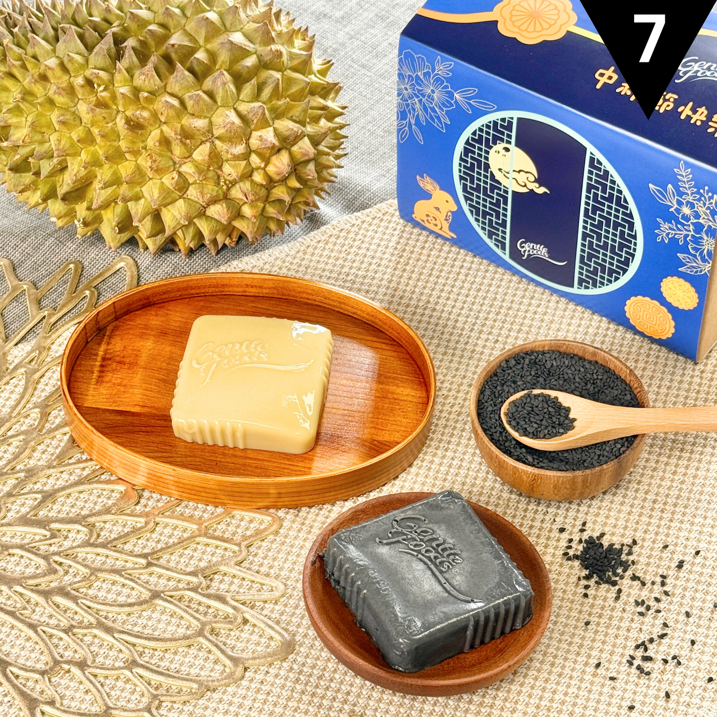 2pc Set with Gift Box: Durian and Black Sesame Mooncake